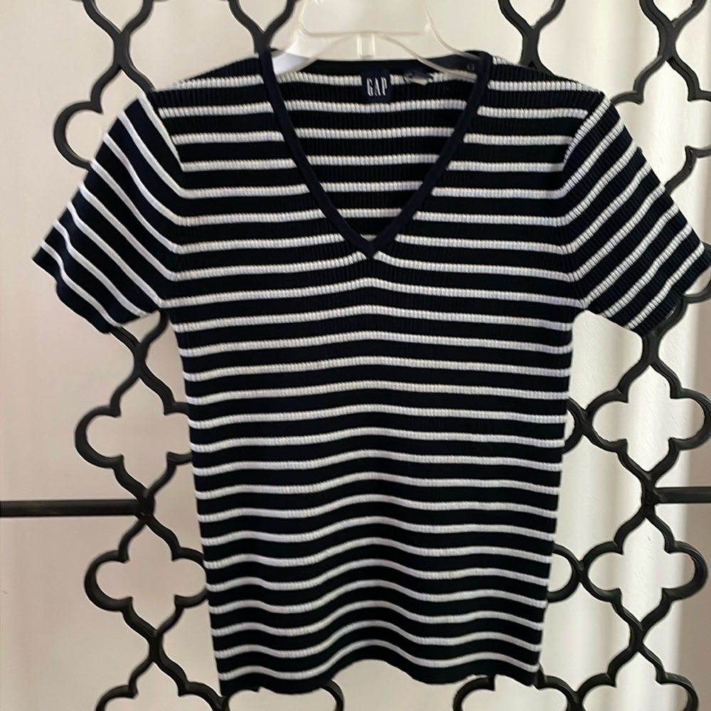 Gap Short Sleeve V-Neck Black & Grey Cotton Knit Sweater